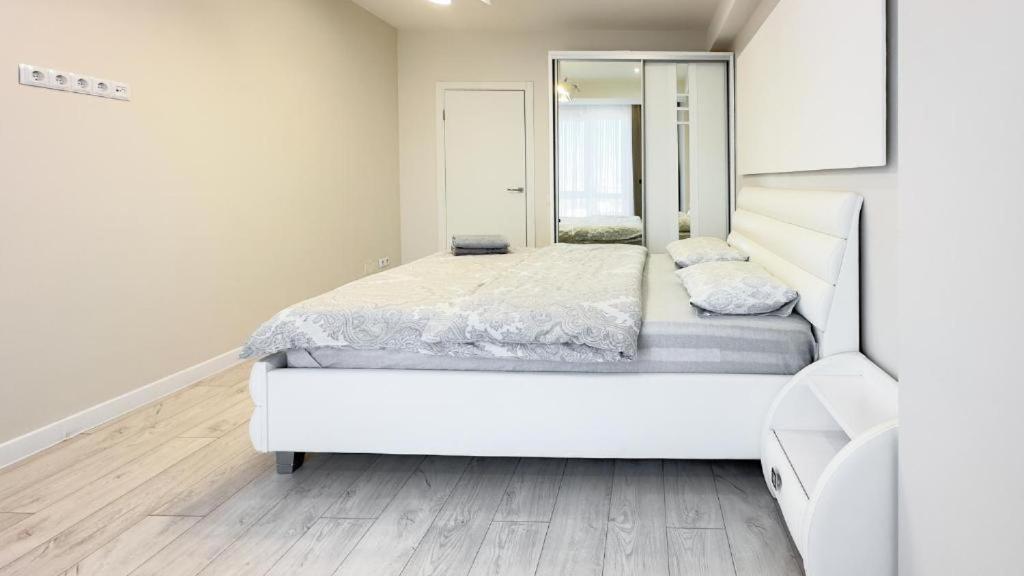 Glass New Apartments Ultracentral Chişinǎu Buitenkant foto