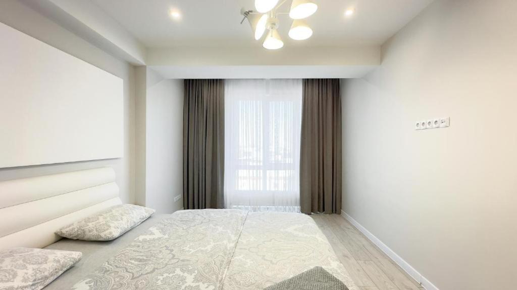 Glass New Apartments Ultracentral Chişinǎu Buitenkant foto