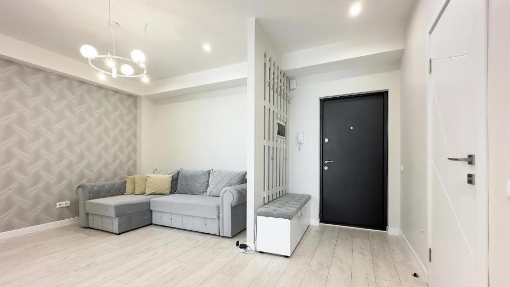 Glass New Apartments Ultracentral Chişinǎu Buitenkant foto