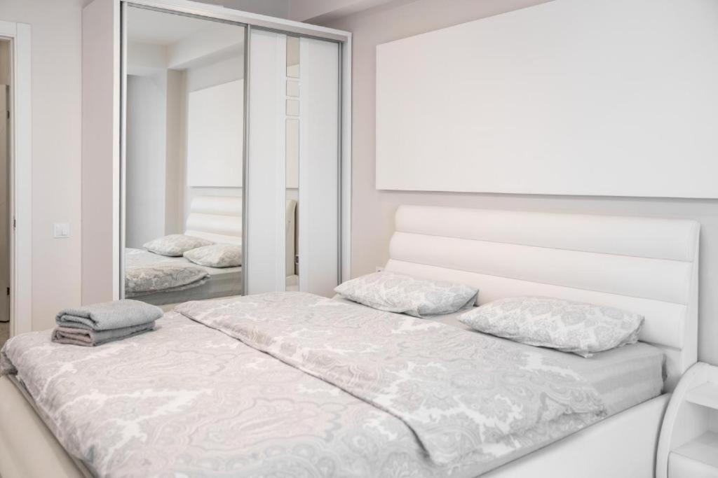 Glass New Apartments Ultracentral Chişinǎu Buitenkant foto